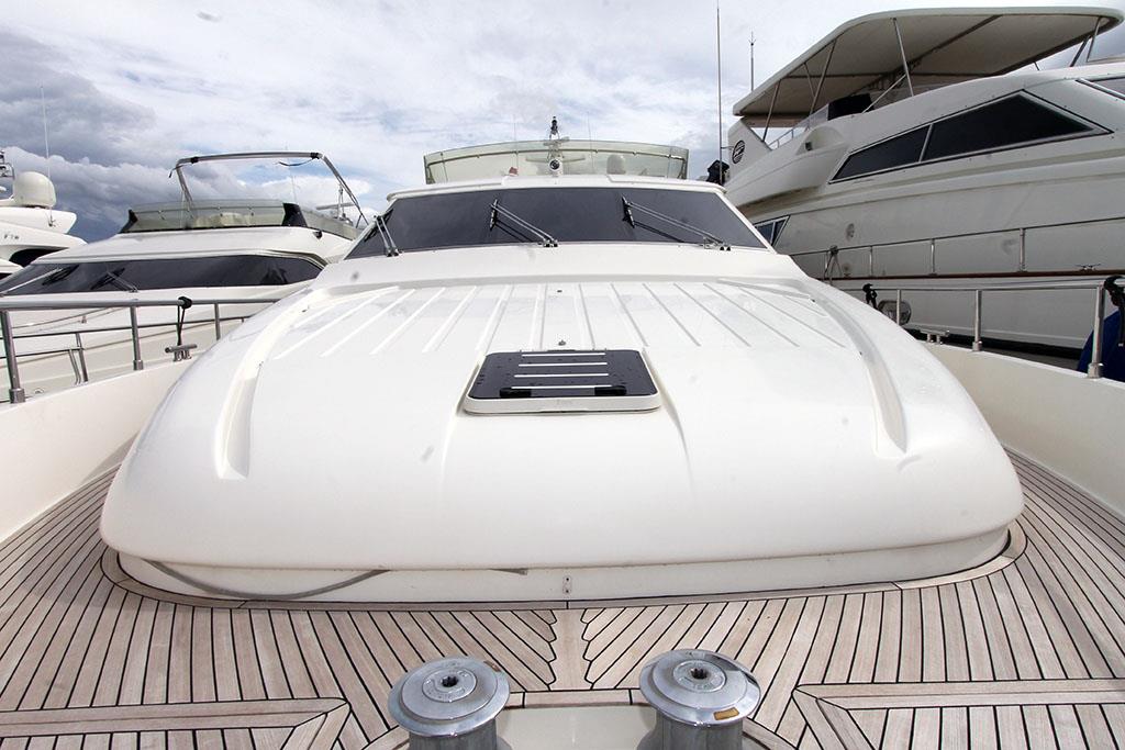 2005 FERRETTI YACHTS 731 